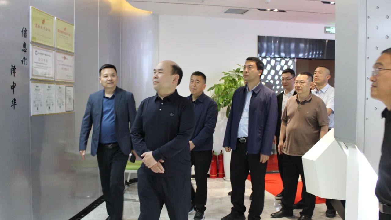 灵宝市政协主席师生林一行到郑州灵宝经济文化促进会进行走访调研(图4) 微信图片_20230511095752.jpg