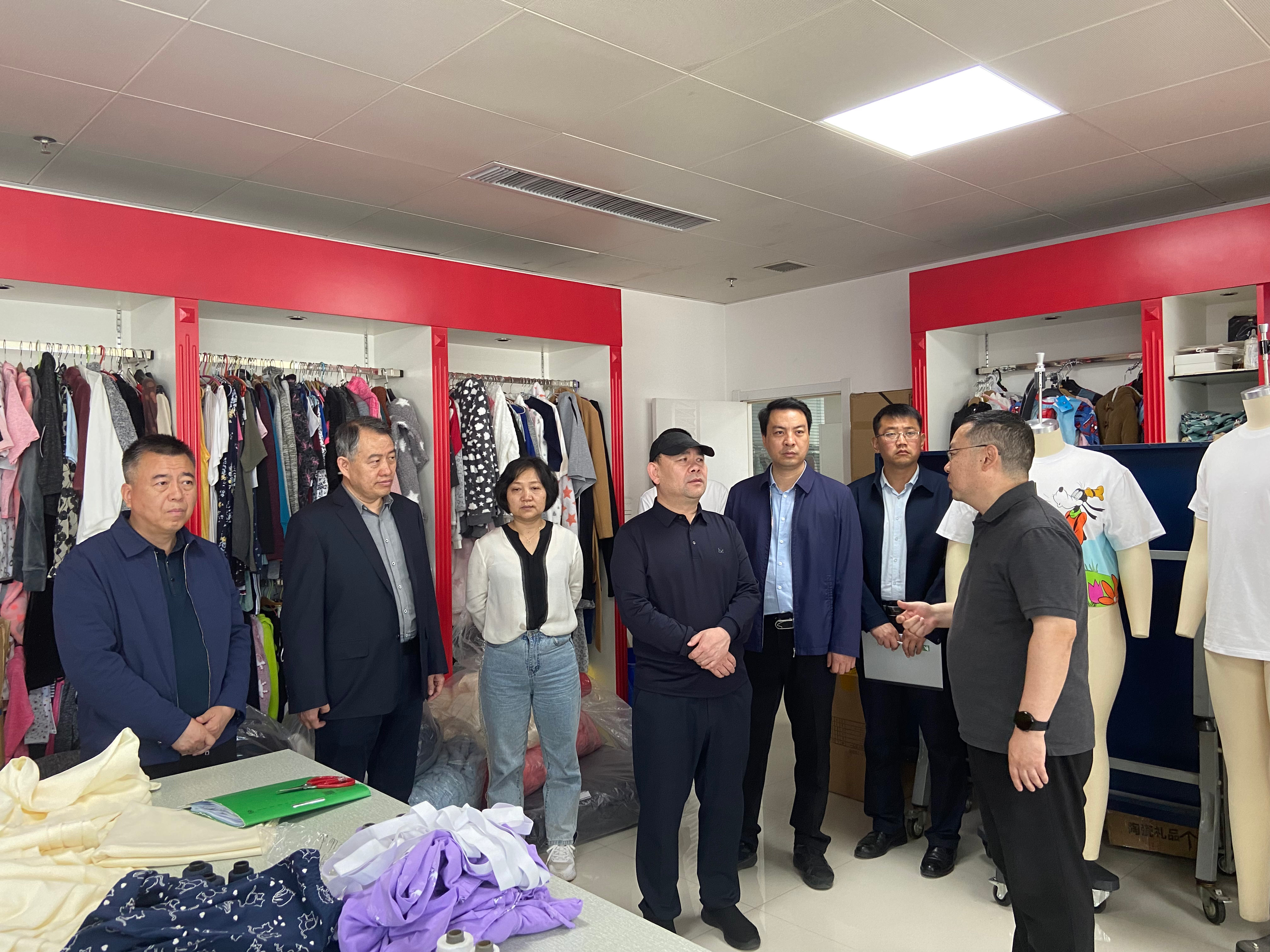 灵宝市政协主席师生林一行到郑州灵宝经济文化促进会进行走访调研(图2) 微信图片_20230511095418.jpg