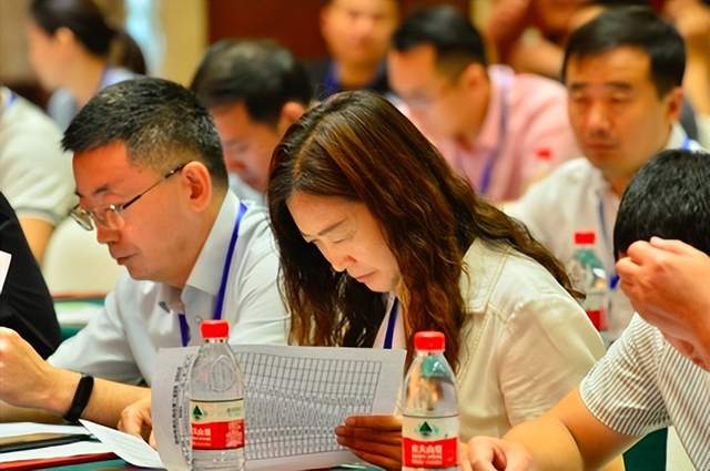 郑州市商丘商会第二届第一次会员大会暨商丘市人民政府招商引资市情发布会顺利召开(图6) 郑州市商丘商会第二届第一次会员大会暨商丘市人民政府招商引资市情发布会顺利召开(图6)