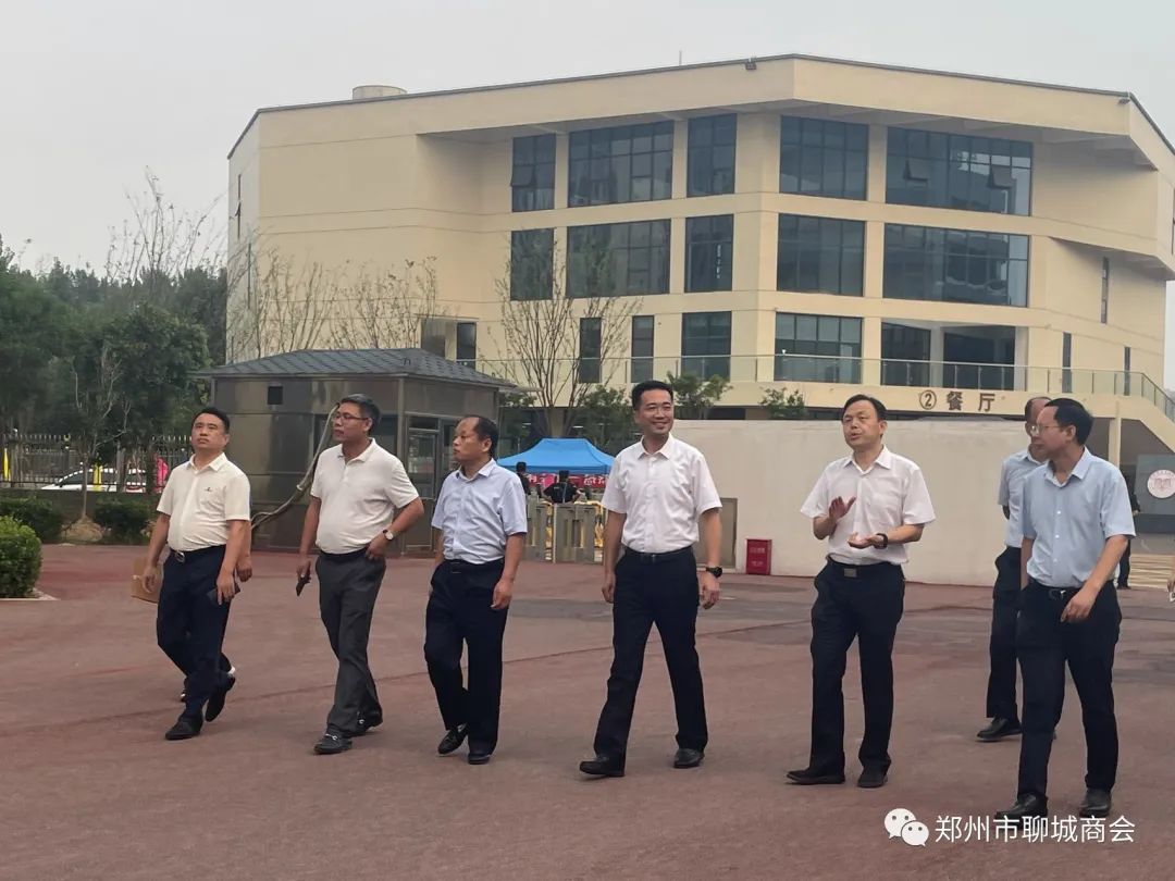 情系教师节 慰问暖心间(图1) a69b878bcf9210bdf35e39bb9584ac89.jpg