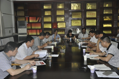 伟德体育直播开奖入口召开理想信念教育实践活动推进会(图2) 伟德体育直播开奖入口召开理想信念教育实践活动推进会(图2)