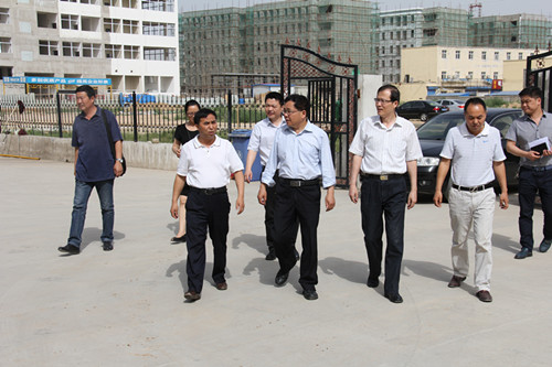 管城区统战部张平安部长到工商联重大项目调研(图1) 管城区统战部张平安部长到工商联重大项目调研(图1)