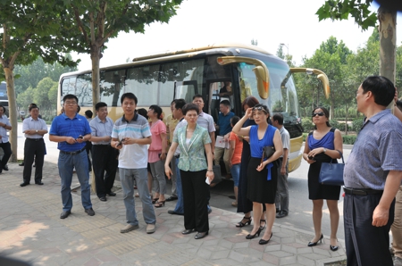 伟德体育直播开奖入口十七届五次常委会议在上街隆重召开(图2) 伟德体育直播开奖入口十七届五次常委会议在上街隆重召开(图2)