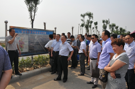 伟德体育直播开奖入口十七届五次常委会议在上街隆重召开(图3) 伟德体育直播开奖入口十七届五次常委会议在上街隆重召开(图3)