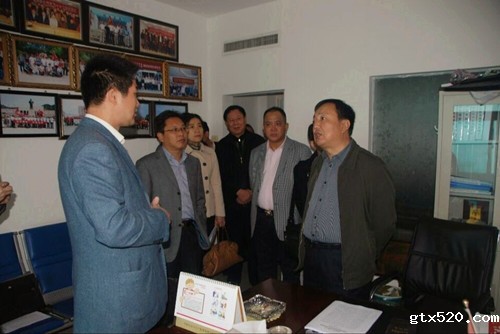 新疆建设兵团到郑州温州商会参观学习 管城回族区委副书记武拥军等领导的陪同(图2) 新疆建设兵团到郑州温州商会参观学习 管城回族区委副书记武拥军等领导的陪同(图2)