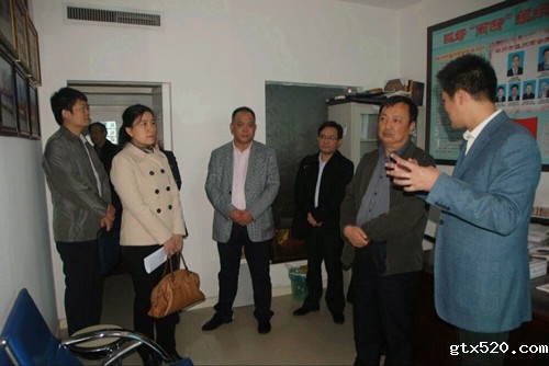 新疆建设兵团到郑州温州商会参观学习 管城回族区委副书记武拥军等领导的陪同(图3) 新疆建设兵团到郑州温州商会参观学习 管城回族区委副书记武拥军等领导的陪同(图3)