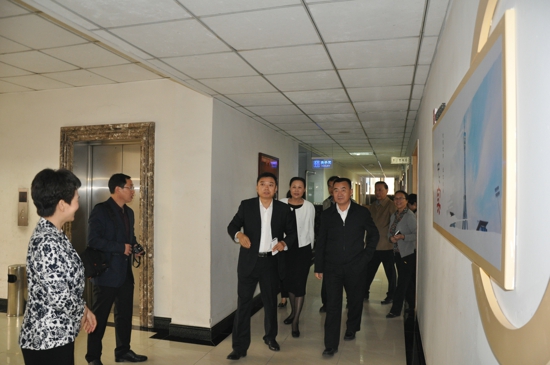 郑州市委常委、统战部部长杨福平一行到工商联走访座谈(图1) 郑州市委常委、统战部部长杨福平一行到工商联走访座谈(图1)