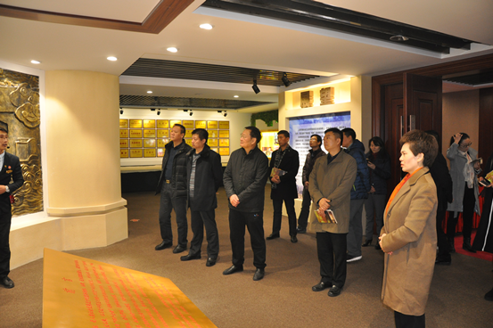 伟德体育直播开奖入口召开文史馆筹备工作推进会(图2) 伟德体育直播开奖入口召开文史馆筹备工作推进会(图2)