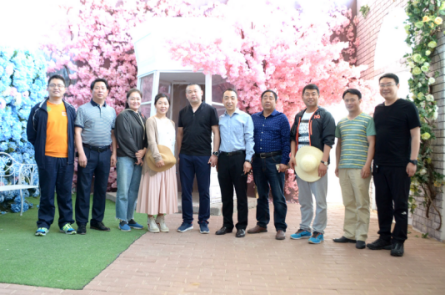 金水区工商联走进“香漫湖庄园”参观考察(图3) 金水区工商联走进“香漫湖庄园”参观考察(图3)