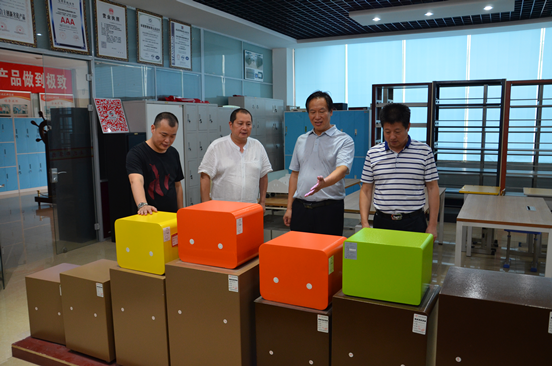 伟德体育直播开奖入口组织本界别政协委员开展委员大走访、大服务活动(图3) 伟德体育直播开奖入口组织本界别政协委员开展委员大走访、大服务活动(图3)