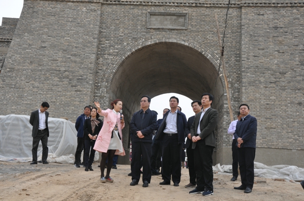 全国工商联副主席谢经荣一行到郑州调研(图3) 全国工商联副主席谢经荣一行到郑州调研(图3)