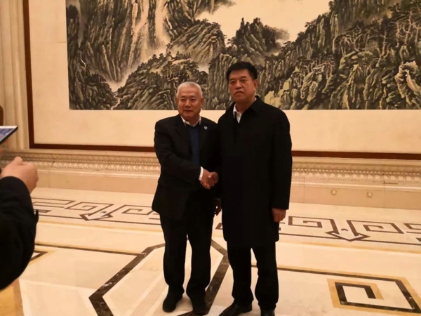 郑州市古玩业商会会长蒋继明赴京参加民营企业家迎春座谈会(图3) 郑州市古玩业商会会长蒋继明赴京参加民营企业家迎春座谈会(图3)