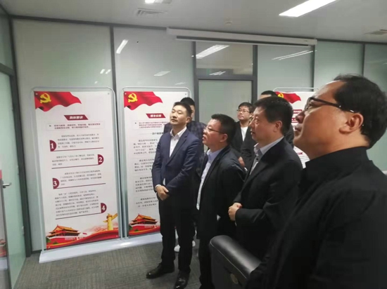 市委统战部副部长、市工商联党组书记李金勇等赴南平商会调研指导工作(图3) 市委统战部副部长、市工商联党组书记李金勇等赴南平商会调研指导工作(图3)