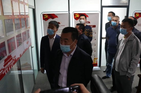 市委常委、统战部部长杨福平莅临郑州市南平商会调研指导工作(图5) 市委常委、统战部部长杨福平莅临郑州市南平商会调研指导工作(图5)