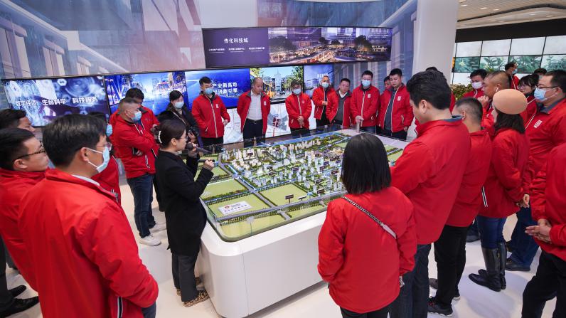 郑州市青商会赴杭州开展“不忘初心 逐梦前行”研学考察活动(图4) 郑州市青商会赴杭州开展“不忘初心 逐梦前行”研学考察活动(图4)