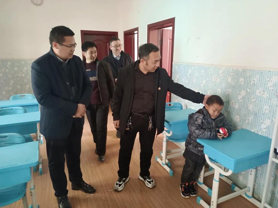 关注困难儿童　彰显大爱情怀(图2)