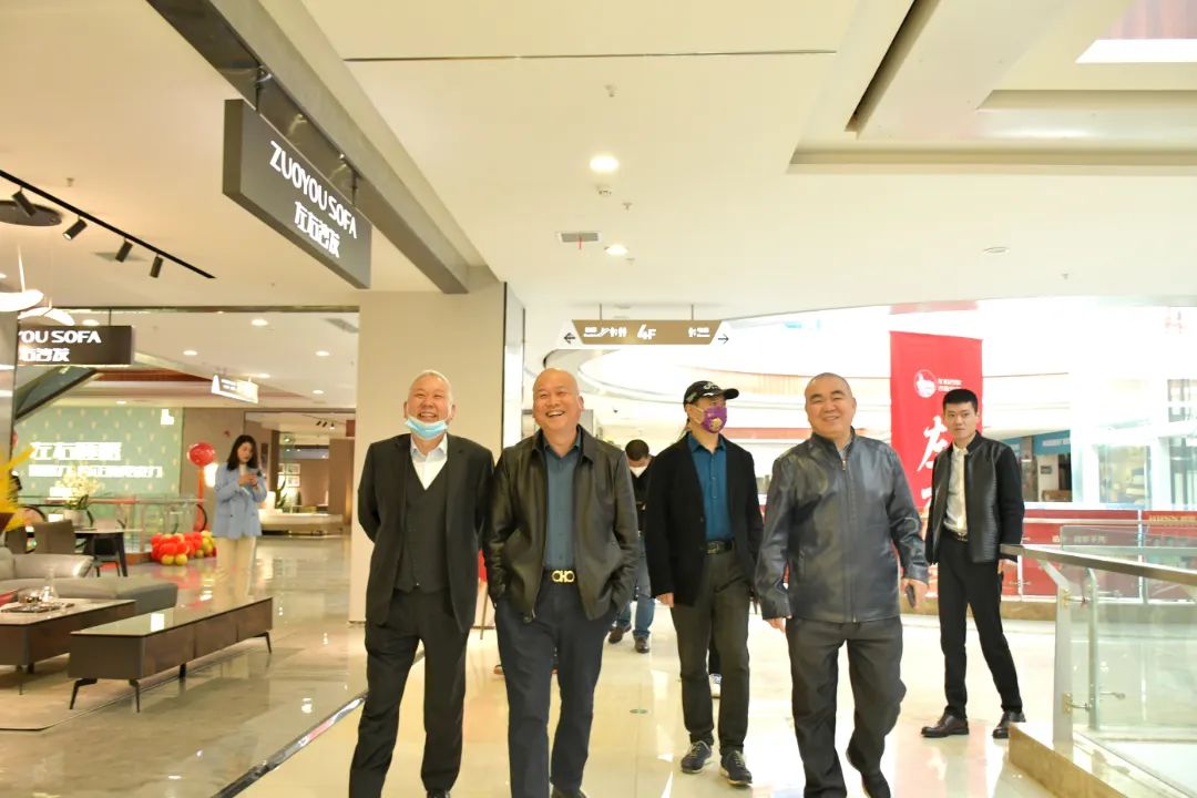 郑州市家居装饰设计商会一行前往鸿辉参观考察 郑州市家居装饰设计商会一行前往鸿辉参观考察