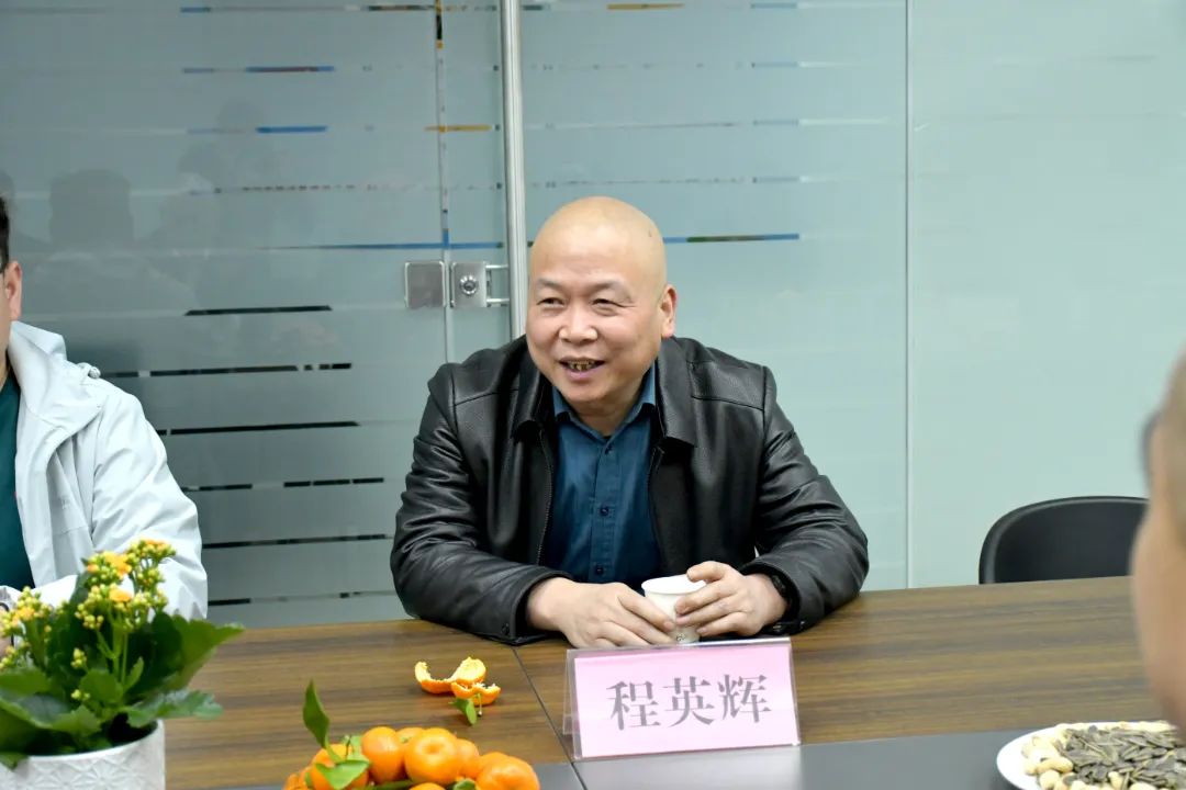 郑州市家居装饰设计商会一行前往鸿辉参观考察 郑州市家居装饰设计商会一行前往鸿辉参观考察