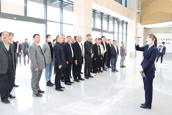 盐城商会开展名企走访交流活动,精准赋能会员企业(图5) 城市展厅5.jpg