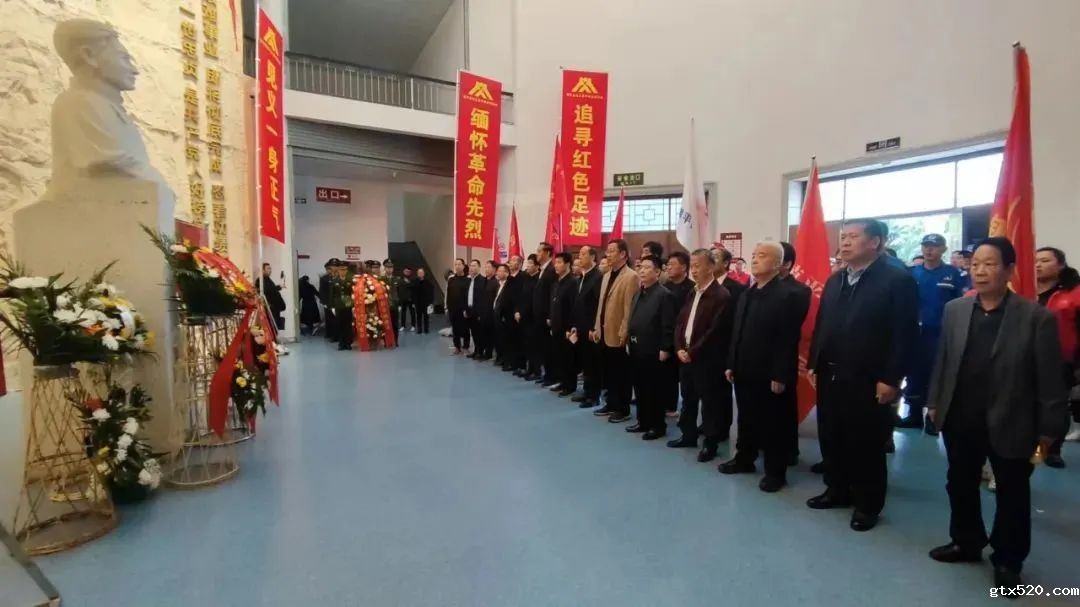 清明祭英烈 忠魂传万年----中共郑州市镇平商会党支部举办彭雪枫将军祭奠活动(图3)