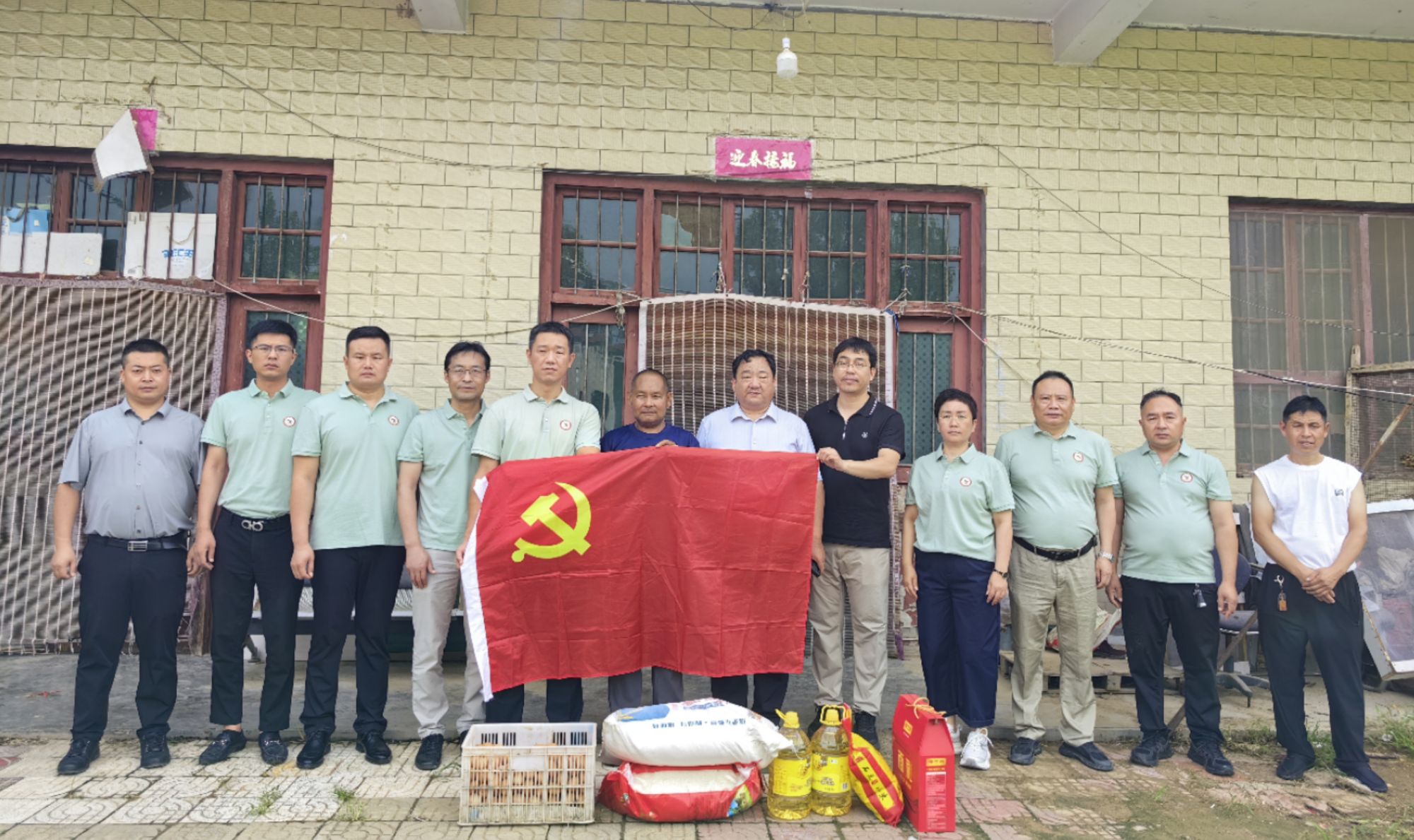 情暖八一 致敬军人——郑州延津商会慰问家乡退役老兵(图3) 情暖八一 致敬军人——郑州延津商会慰问家乡退役老兵(图3)