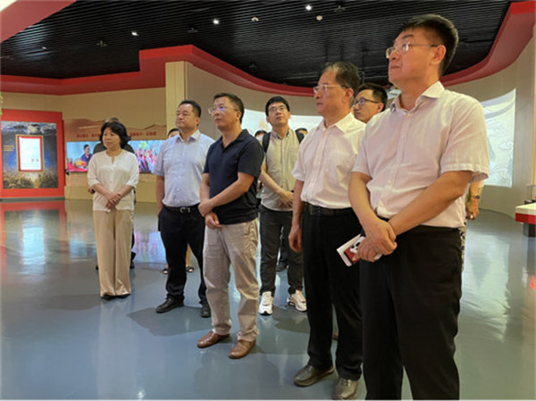 全国工商联调研组来我市开展专题调研(图1) 全国工商联来我市开展民营企业社会责任调研129.jpg