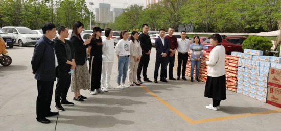 南平商会献爱心 妇联工作开新局(图4) 南平商会献爱心 妇联工作开新局(图4)