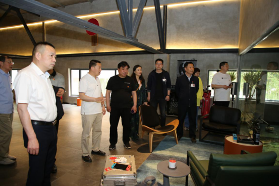 二七区工商联“学党史、守初心、促发展”非公党建主题活动走进会员企业(图2)