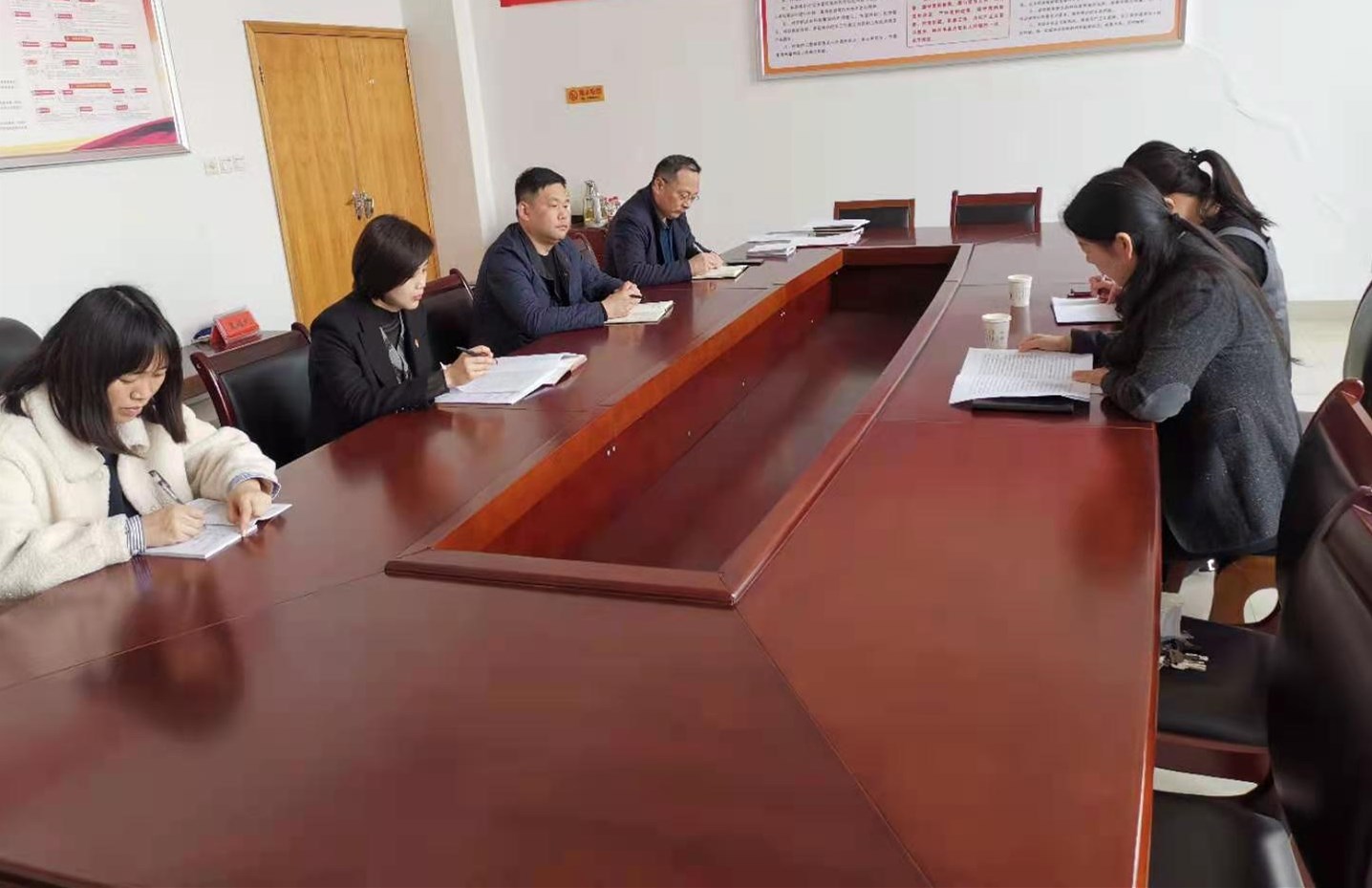 金水区工商联召开2021年度全面从严治党暨党风廉政建设专题会议(图1)