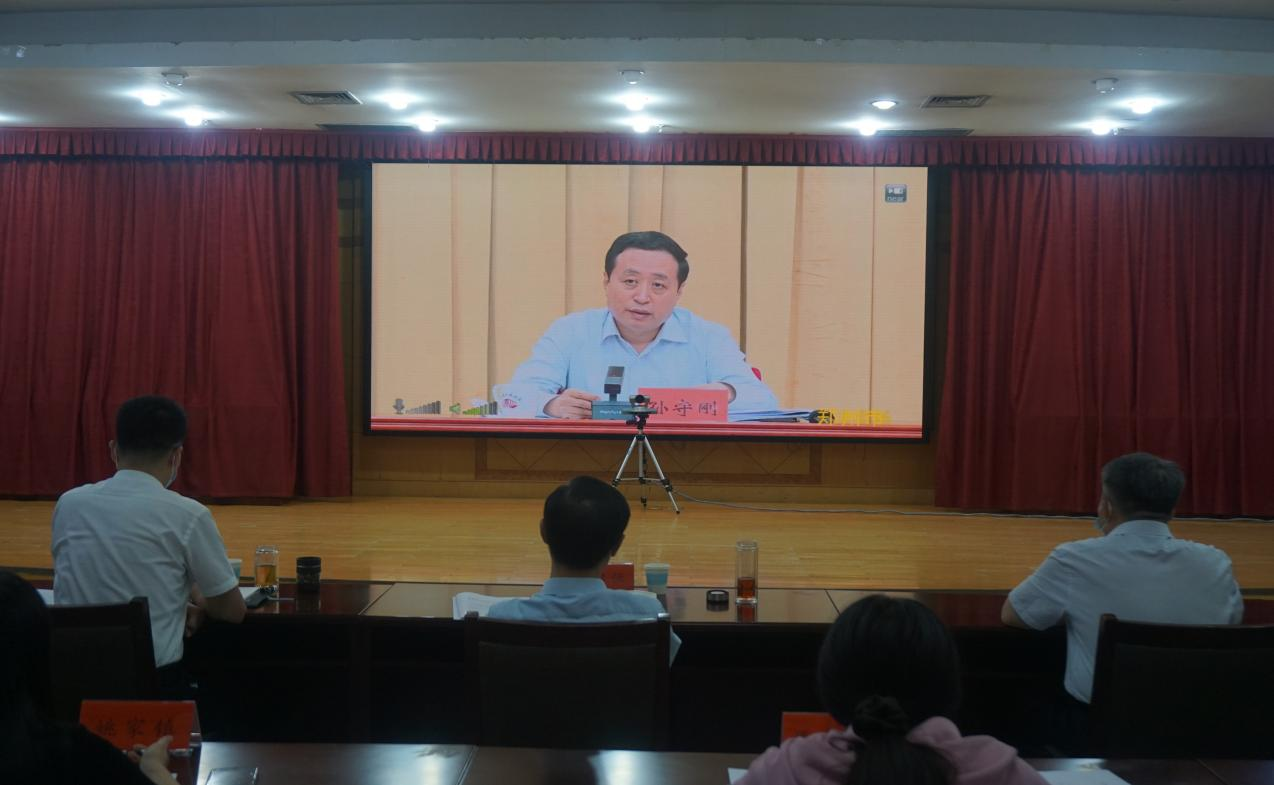 中牟县组织收看收听全省民营经济“强信心、挖潜力、促增长”活动动员会(图1)