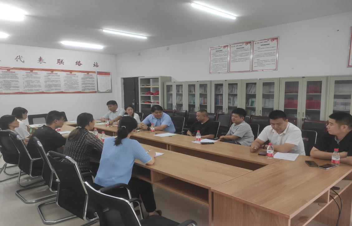 万滩镇：“五突出五强化”扎实推进“万人助万企”活动(图1)