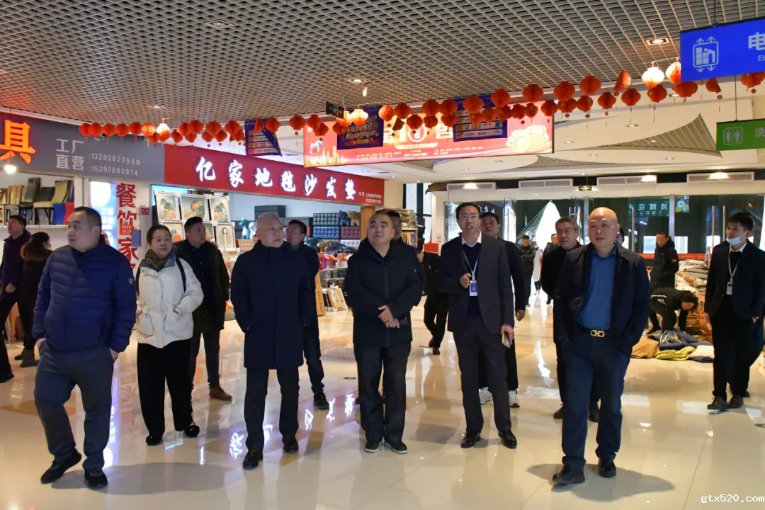 郑州市家居装饰设计商会领导一行莅临鸿辉参观指导