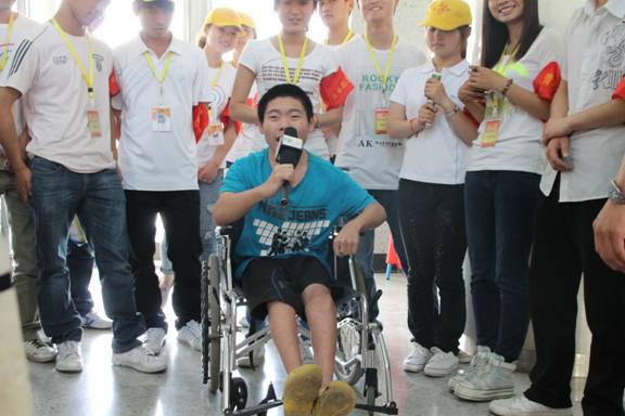 管城区工商联金星集团助力残障特殊人群  携手关爱“阳光家园”(图2)