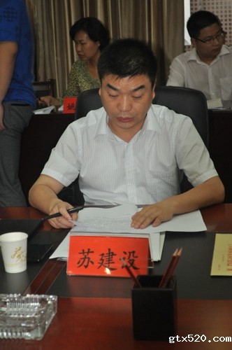 省委统战部副部长、省工商联党组书记杨京伟一行到我区调研国务院“小微企业29条”贯彻落实情况(图2)