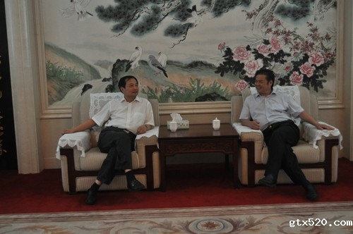省委统战部副部长、省工商联党组书记杨京伟一行到我区调研国务院“小微企业29条”贯彻落实情况(图4)