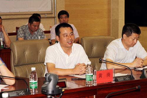 伟德体育直播开奖入口钢铁贸易商会组织民营企业家走进高炮部队和官兵面对面交流理想信念(图3)