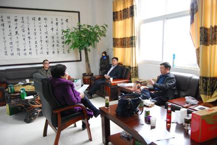 惠济区工商联到非公经济企业调研并指导理想信念教育活动转段工作。(图2)