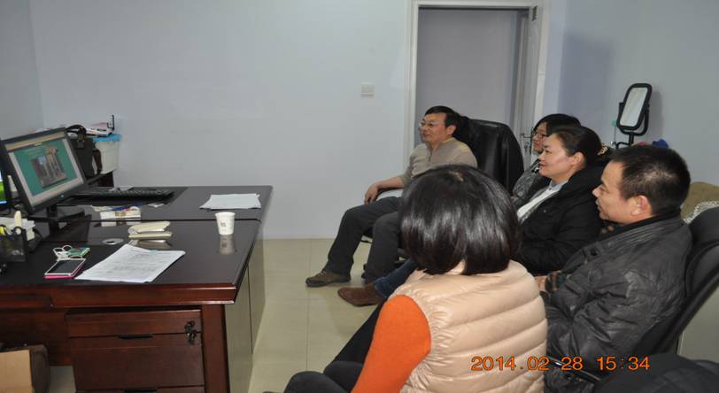 金水区工商联组织收听收看2014年民营经济大家谈(图1)