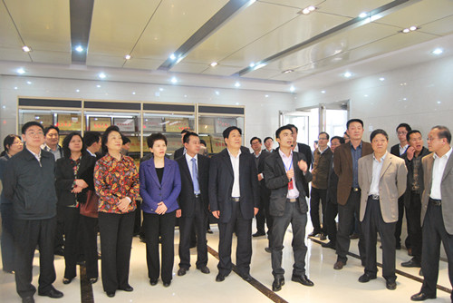 管城区工商联：全省非公有制经济人士理想信念实践活动推进会在管城回族区召开(图3)