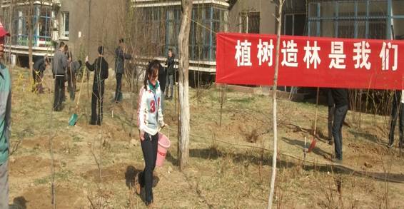 金水区东风路街道办事处积极组织辖区公共单位进行植树造林活动(图1)