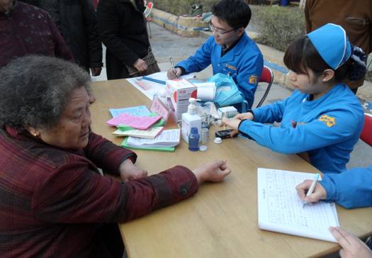 金水区南阳新村街道举办为民服务活动(图2)