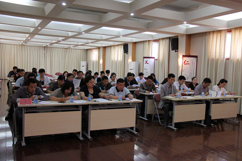 管城区工商联召开非公有制经济人士理想信念教育实践活动推进会(图2)