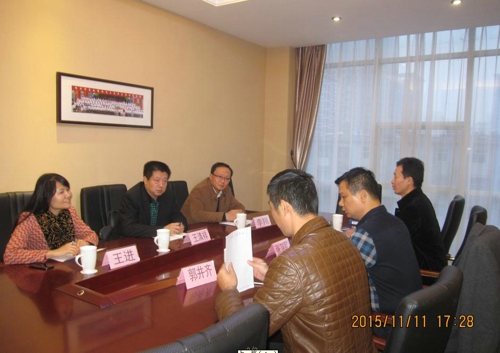 伟德体育直播开奖入口副主席王清祥一行到郑州市盐城商会考察(图1)