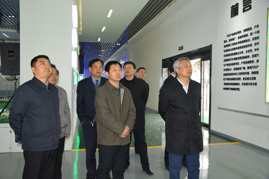 省市工商联领导搞调研  中牟县“双创”工作获肯定(图3)