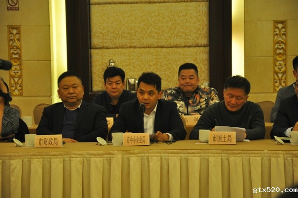 深入企业调研 邀各界座谈共商郑州非公经济发展良策(图6)