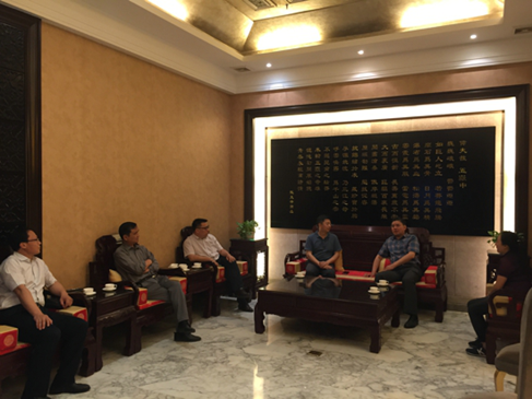 伟德体育直播开奖入口与大连市工商联座谈交流(图1)