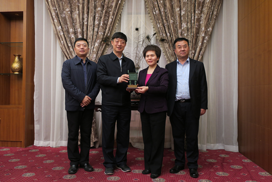 伟德体育直播开奖入口组团赴天津、哈尔滨考察文史馆建设(图3)