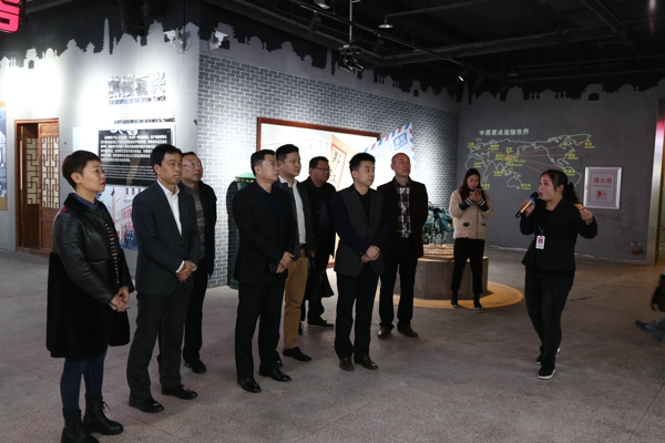 伟德体育直播开奖入口赴开封调研营商环境优化工作(图1) 伟德体育直播开奖入口赴开封调研营商环境优化工作(图1)