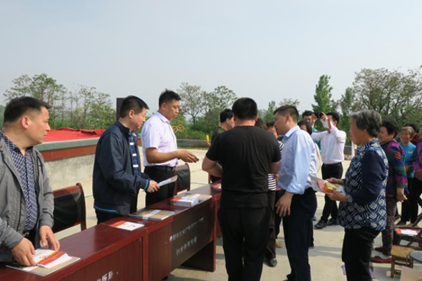 法律讲堂进乡村 美丽宋爻更出彩(图2) 法律讲堂进乡村 美丽宋爻更出彩(图2)