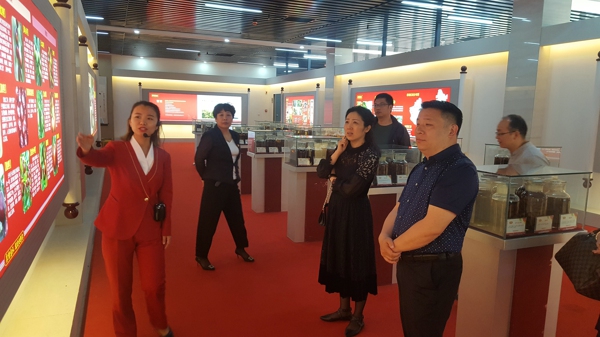 南昌市委统战部来郑学习调研(图2) 南昌市委统战部来郑学习调研(图2)